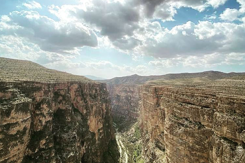 hiqer-canyon-in-firouzabad